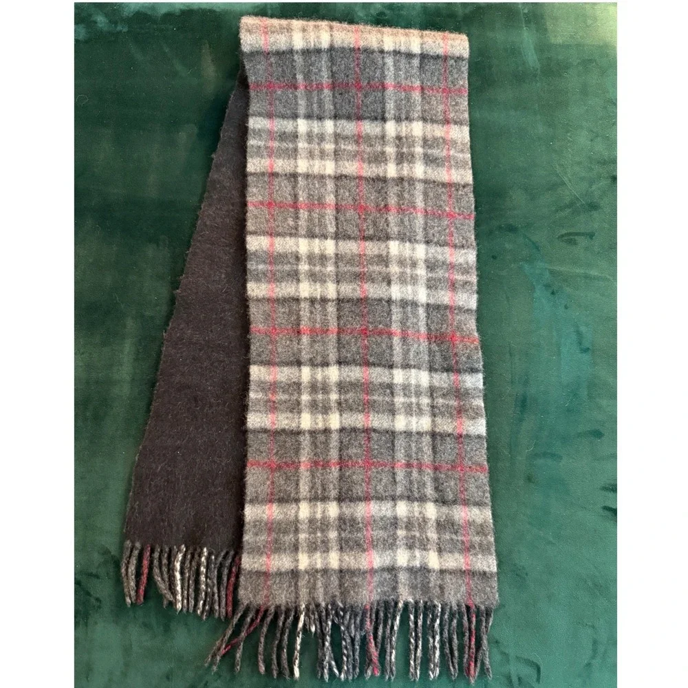 Target 100% Cashmere Scarf Grey Red Plaid Fringe RN 17730 VN 1120400
